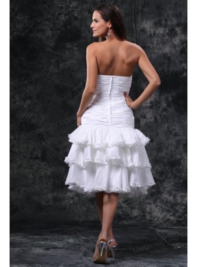 A-Line Strapless Knee-length Bowknot and Ruching Taffeta Wedding Dress