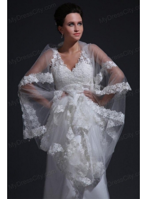 Exquisite V-neck A-line Lace Appliques Wedding Dress with Court Train