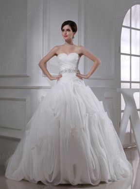 2014 Beautiful A-line Sweetheart Beading and Appliques Wedding Dress in White