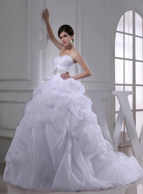 Fashinable Princess Sweetheart Beading and Appliques Wedding Dress with Chapel Train