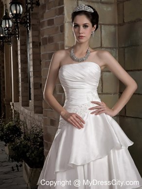 Fashionable A-line Strapless Court Train Appliques Wedding Dress Ruffled