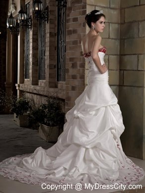 White and Red Sweetheart Embroidery and Flowers Bridal Gowns Beaded