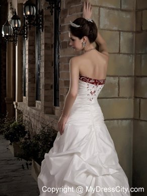 White and Red Sweetheart Embroidery and Flowers Bridal Gowns Beaded