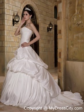 Discount A-line Strapless Court Train Appliques and Pick-ups Wedding Dress