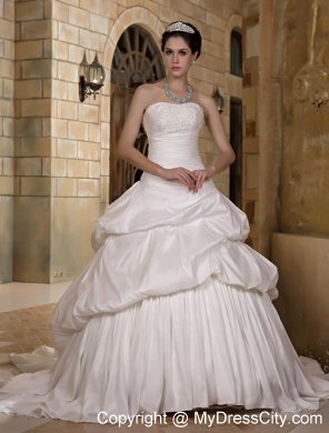 Discount A-line Strapless Court Train Appliques and Pick-ups Wedding Dress