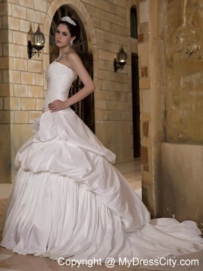Discount A-line Strapless Court Train Appliques and Pick-ups Wedding Dress