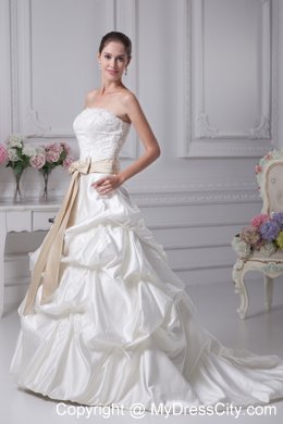 White Appliques A-Line Strapless Wedding Dress with Champagne Ribbon
