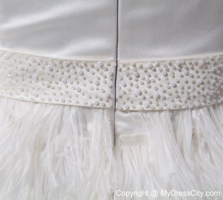 Amazing Scoop Knee-length Beaded and Feathered Bridal Gown Sleeveless