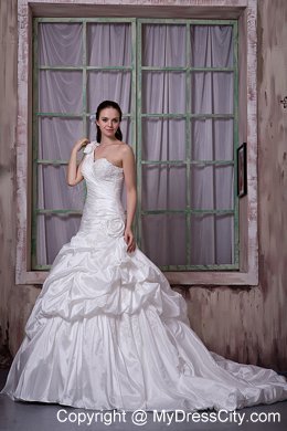 One Shoulder Appliques and Pick-ups A-line Wedding Dress with Flowers