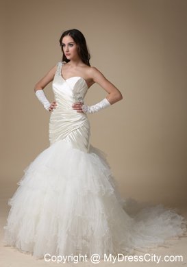 Elegant Mermaid One Shoulder Appliques and Ruched Bridal dress