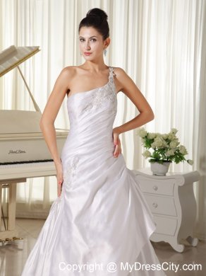 Appliques Decorate Shoulder and Bust A-line Wedding Dress