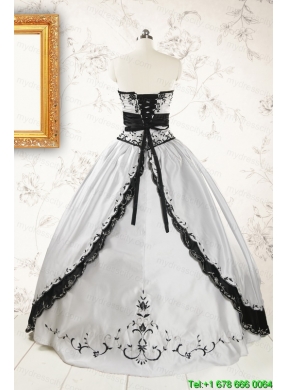 2015 Customize Embroidery White and Black Quinceanera Dresses
