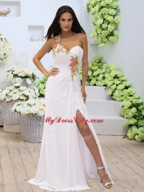 White Sweetheart Zipper Appliques and Ruching Prom Party Dress Sleeveless