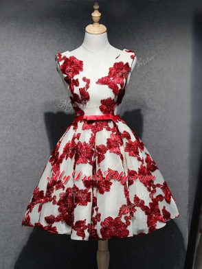 Dynamic White And Red Sleeveless Lace and Appliques Mini Length Prom Gown