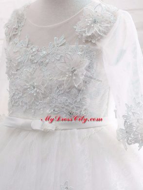 Popular White Short Sleeves Lace and Appliques Tea Length Party Dress for Girls
