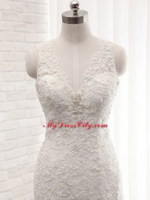 Decent White Tulle Clasp Handle Bridal Gown Sleeveless Brush Train Lace