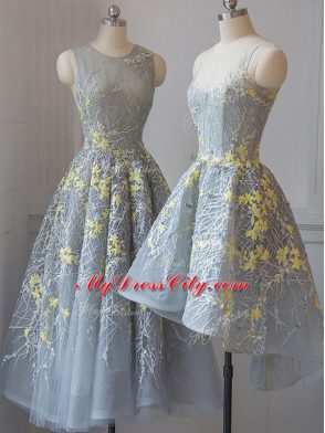 Lovely Grey Criss Cross Scoop Lace Dama Dress for Quinceanera Tulle Sleeveless
