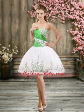 Great Sleeveless Mini Length Embroidery Lace Up Evening Dress with White