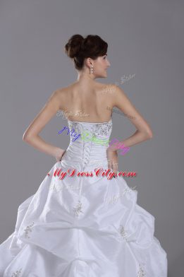 Best Selling White Ball Gowns Taffeta Strapless Sleeveless Beading and Pick Ups Lace Up Wedding Gowns Brush Train
