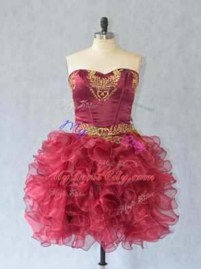 Smart Wine Red Ball Gowns Sweetheart Sleeveless Organza Mini Length Lace Up Embroidery and Ruffles Dress for Prom