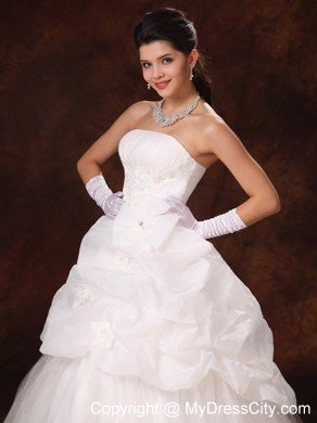 2013 Popular Hand Flowers Strapless Bridal dress with Pick-ups