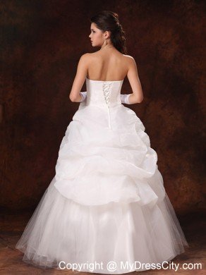 2013 Popular Hand Flowers Strapless Bridal dress with Pick-ups