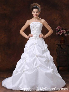 Strapless A-line Embroidery Bodice Wedding Dress with Appliques