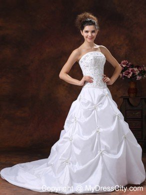Strapless A-line Embroidery Bodice Wedding Dress with Appliques