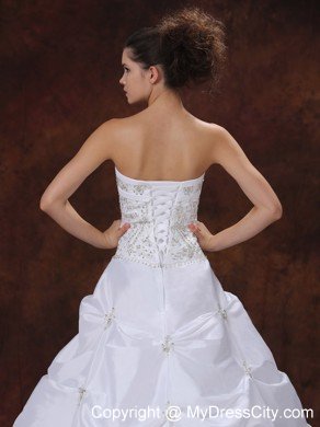 Strapless A-line Embroidery Bodice Wedding Dress with Appliques