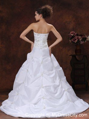 Strapless A-line Embroidery Bodice Wedding Dress with Appliques