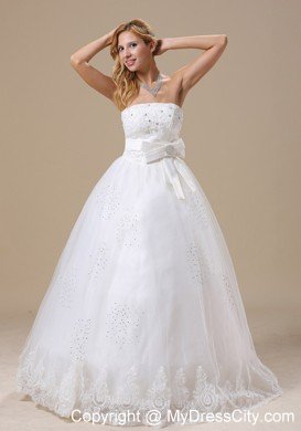 Appliques with Beading A-line Bowknot Strapless Wedding Dress