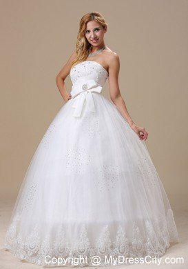 Appliques with Beading A-line Bowknot Strapless Wedding Dress