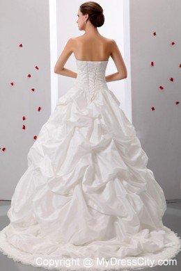 Custom Made A-line Pick-ups Sweetheart Wedding Gowns with Lace