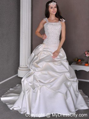 2013 Romantic Chapel Train Appliques and Pick-ups wedding Gown