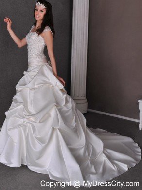 2013 Romantic Chapel Train Appliques and Pick-ups wedding Gown