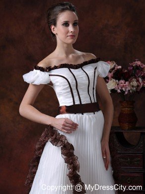 Off The Shoulder A-Line Pleated Wedding Dress with Brown Train