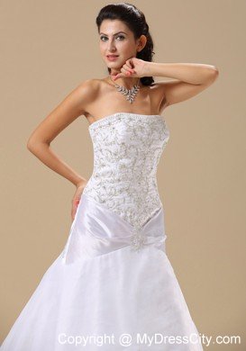 Embroidery Decorated Organza and Taffeta Chapel Train Wedding Dress