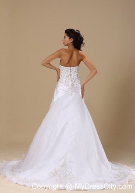 Embroidery Decorated Organza and Taffeta Chapel Train Wedding Dress