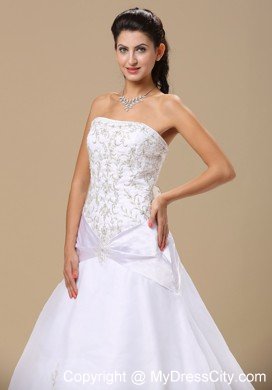 Embroidery Decorated Organza and Taffeta Chapel Train Wedding Dress