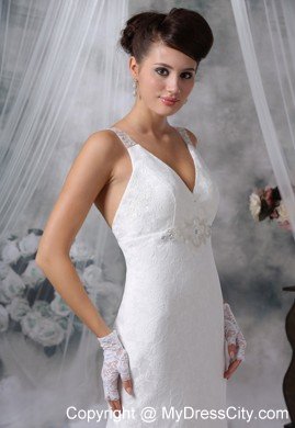 V-neck Lace Decorate Bust Brush Train Wedding Gown with Beading