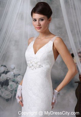 V-neck Lace Decorate Bust Brush Train Wedding Gown with Beading