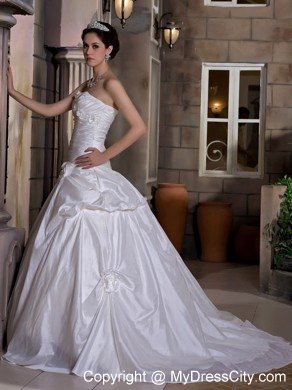 Sweetheart Hand-Made Flowers Ruched Bodice Wedding Gown