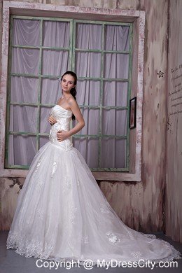 Romantic A-line Sweetheart Flowers Church Wedding Dress with Lace