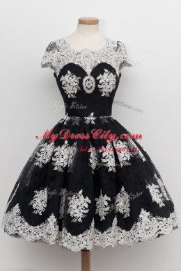 Scoop Black Tulle Lace Up Prom Dress Cap Sleeves Knee Length Lace