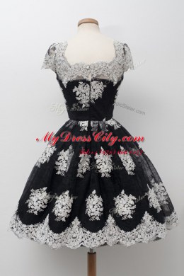 Scoop Black Tulle Lace Up Prom Dress Cap Sleeves Knee Length Lace