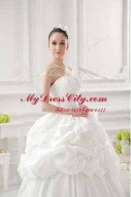 Pretty White Sleeveless Beading and Pick Ups Floor Length Wedding Gowns