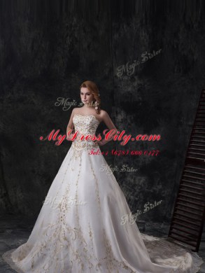 Gorgeous Sleeveless Beading and Embroidery Zipper Wedding Gowns