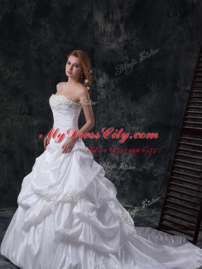 Flirting Sleeveless With Train Beading and Pick Ups Zipper Wedding Dresses with White Brush Train
