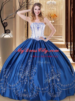 Sumptuous Sleeveless Embroidery Lace Up Quinceanera Gowns