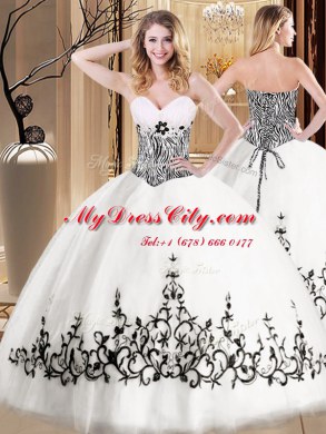 Superior Floor Length Ball Gowns Sleeveless White Quinceanera Gowns Lace Up